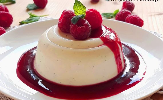 Panna cotta z sosem malinowym