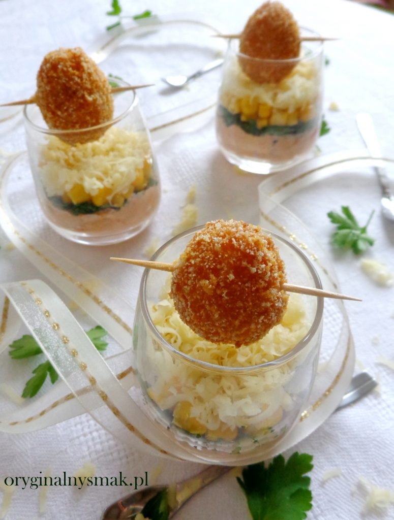 Mini sałatka z tuńczykiem i jajkiem przepiórczym