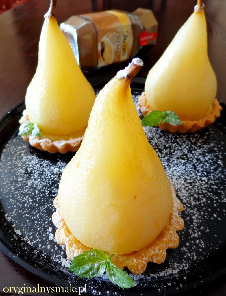 Tartaletki z masą migdałową i gruszką Tartaletki z masą migdałową i gruszką