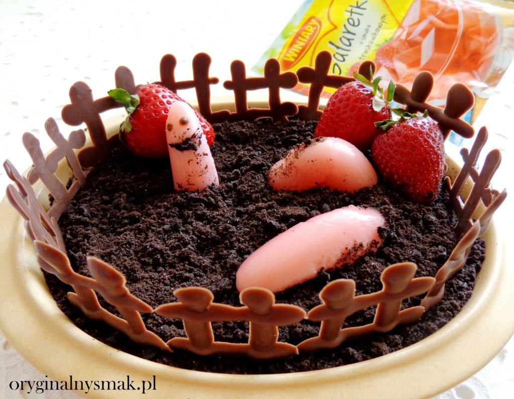 Deser "dżdżownica w ogródku"