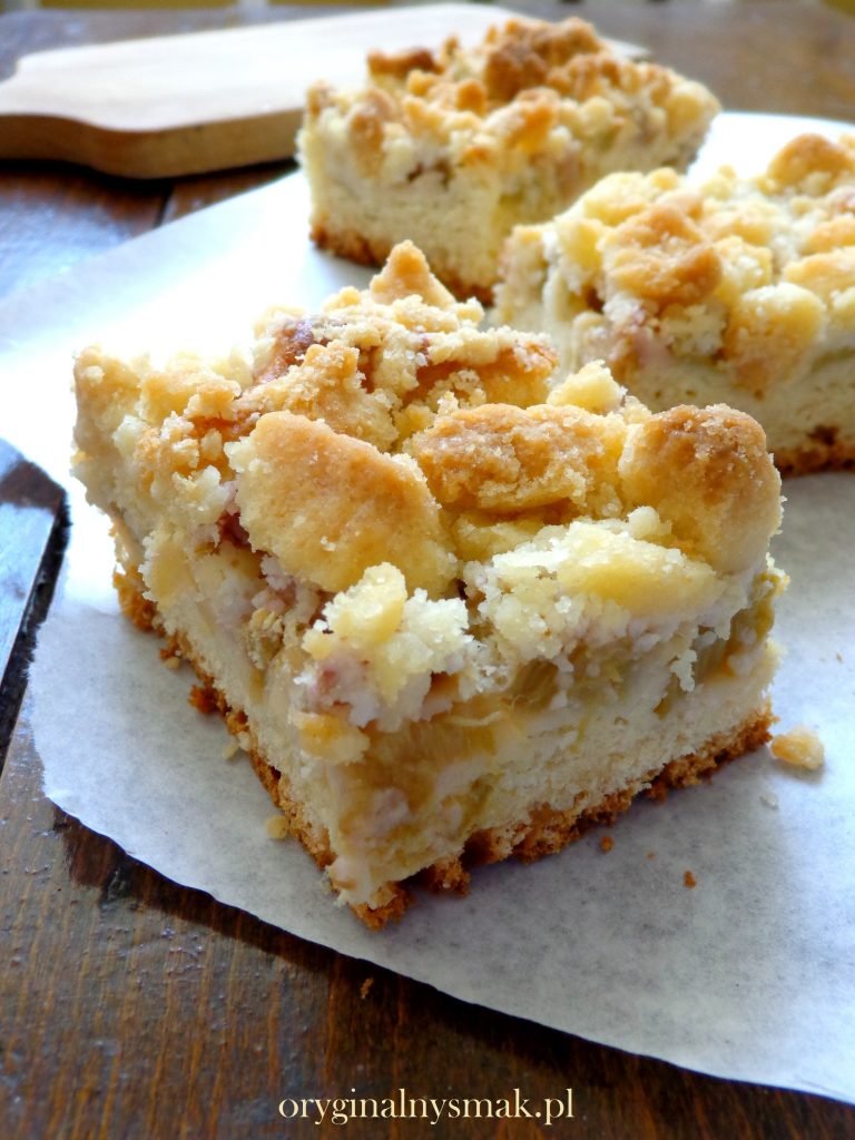 Placek drożdżowy z rabarbarem i kruszonką Placek drożdżowy z rabarbarem i kruszonką