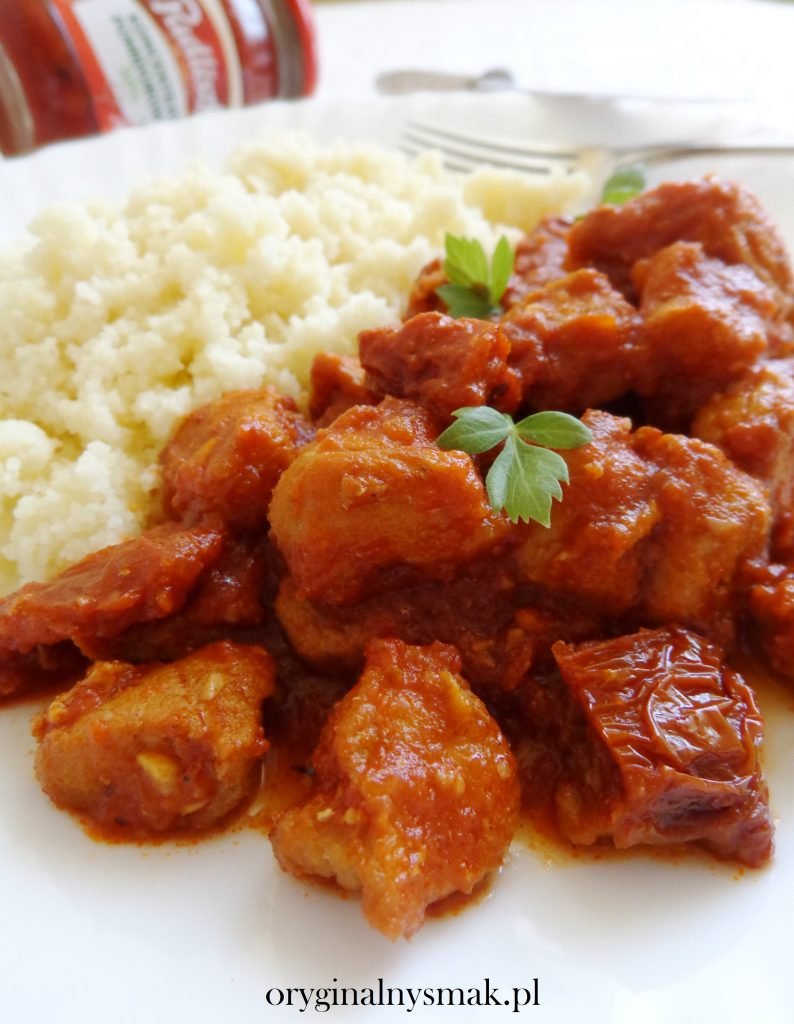 Gulasz z szynki wieprzowej z suszonymi pomidorami