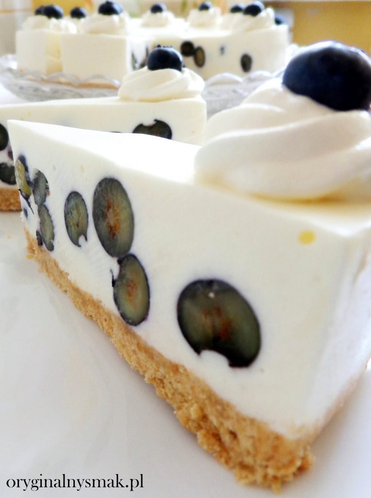 Sernik na zimno z borówkami Sernik na zimno z borówkami