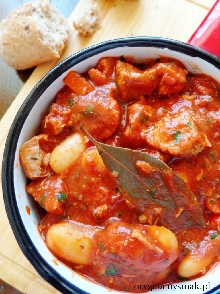 Gulasz z łopatki i fasoli