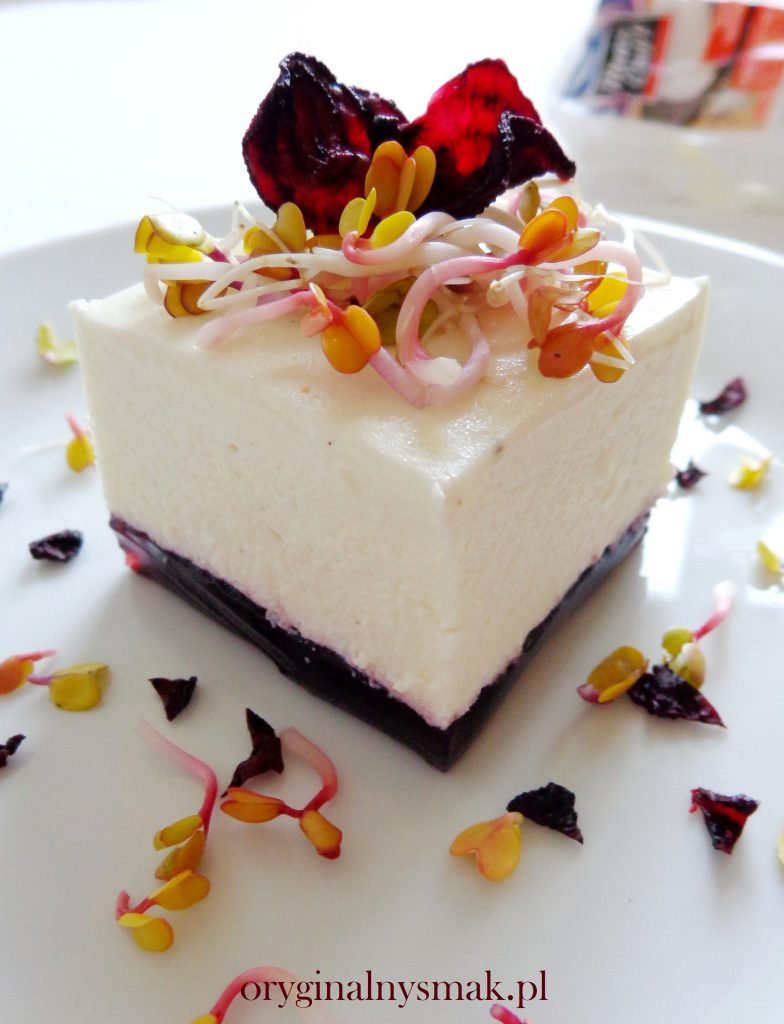 Mus z koziego sera i galaretką z czerwonego wina