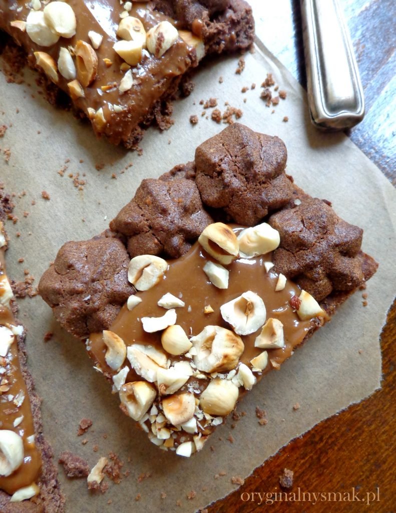 Mazurek czekoladowo-orzechowy Mazurek czekoladowo orzechowy