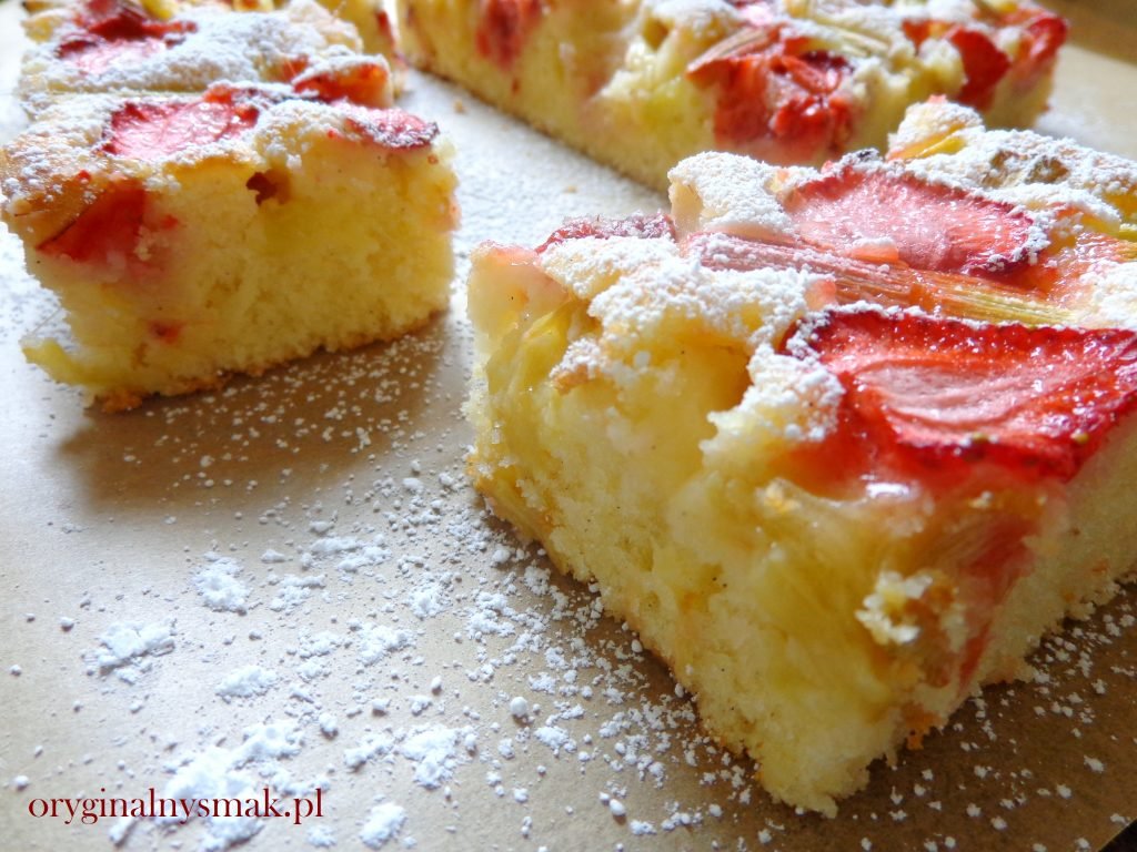 Ciasto z rabarbarem i truskawkami