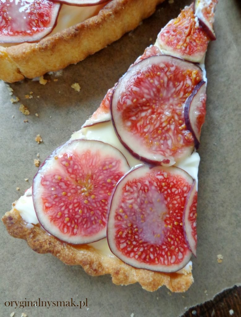 Tarta z ajerkoniakiem i figami