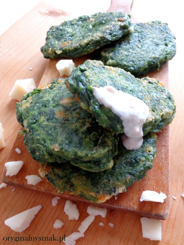Placuszki szpinakowe z kozim serem