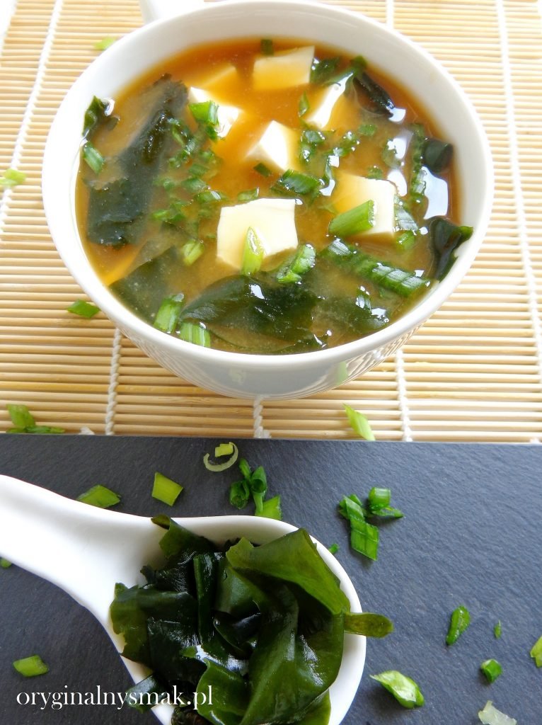 Miso-shiru z tofu i wakame Miso-shiru