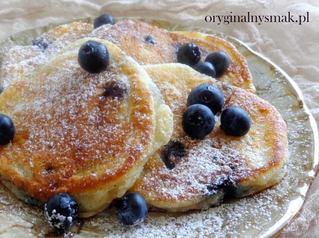 Placuszki serowe z borówkami