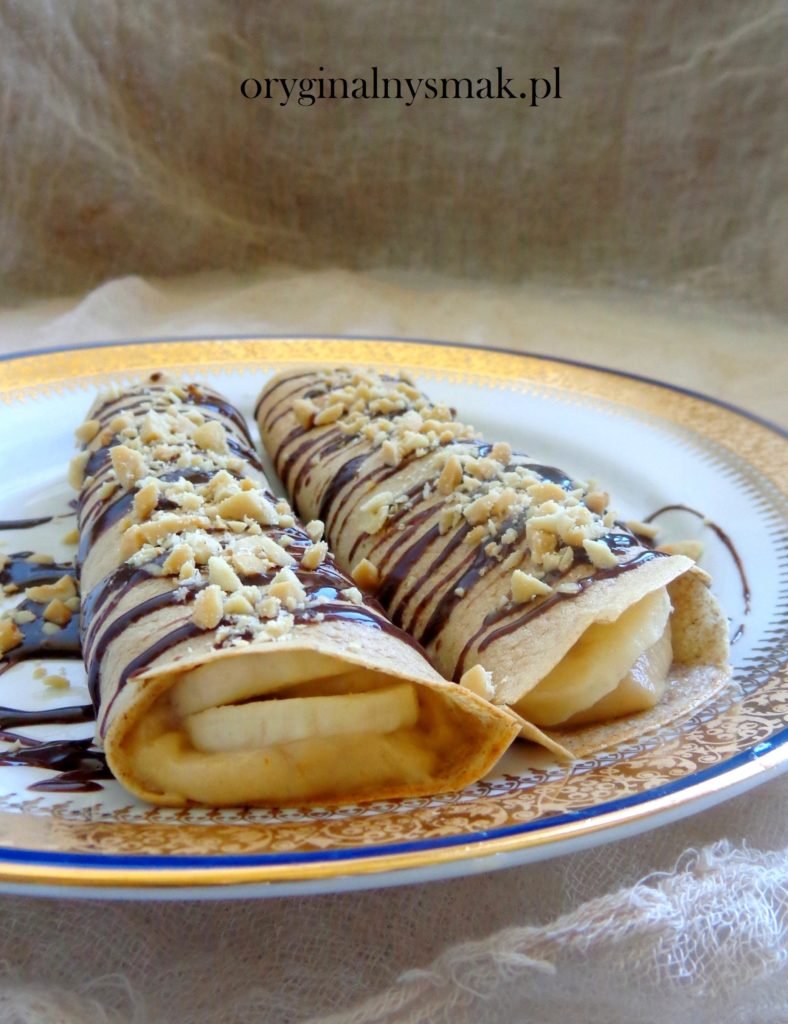 Naleśniki żytnie z mascarpone, masłem orzechowym i bananami
