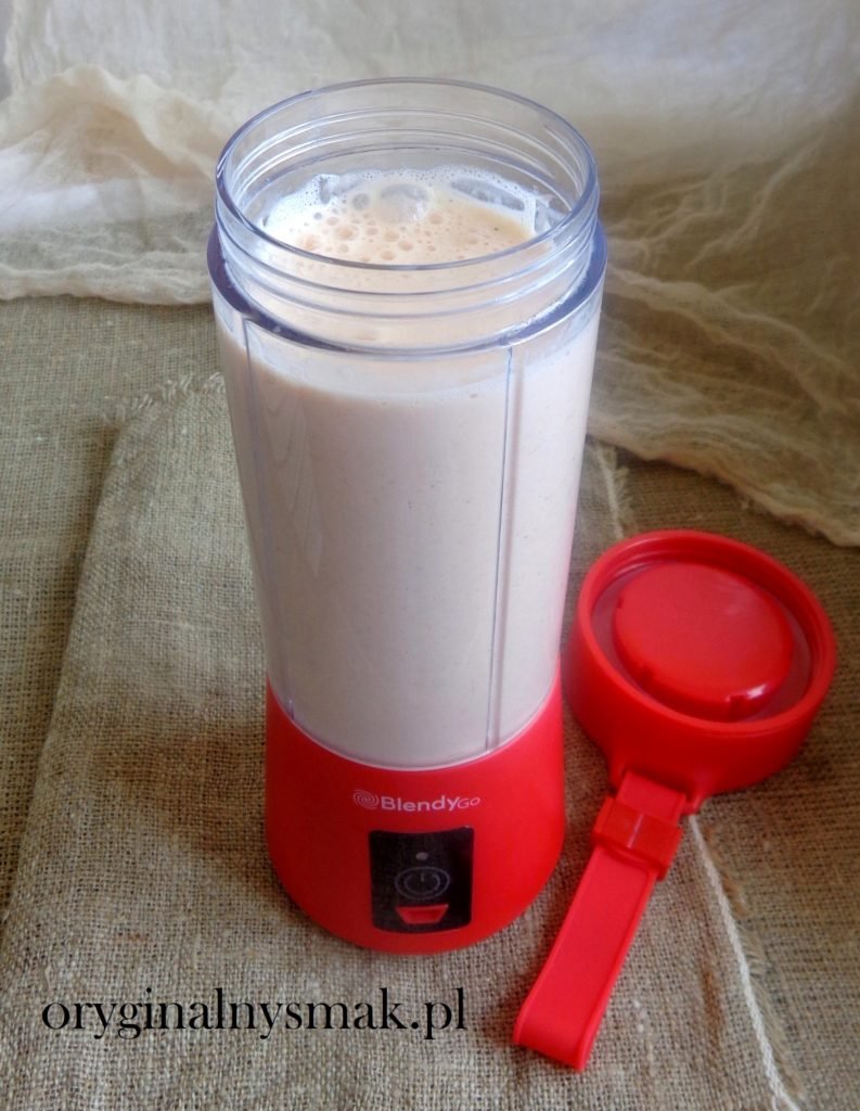 Koktajl z nektarynki i jogurtu naturalnego