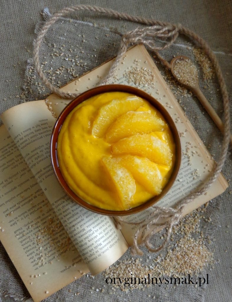 Dyniowy budyń orkiszowy z pomarańczą