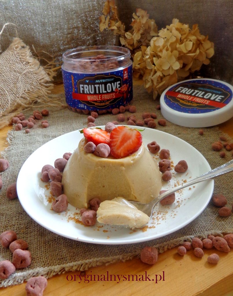 Budyń jaglano - kokosowy z truskawkami w czekoladzie Frutilove