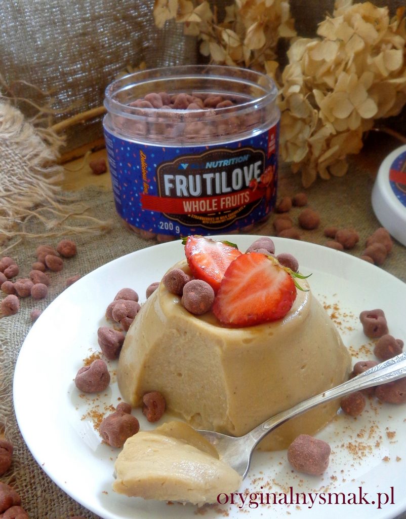 Budyń jaglano - kokosowy z truskawkami w czekoladzie Frutilove