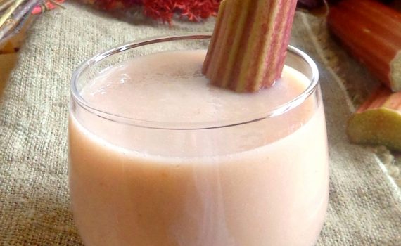 Koktajl z rabarbarem, bananem i wanilią