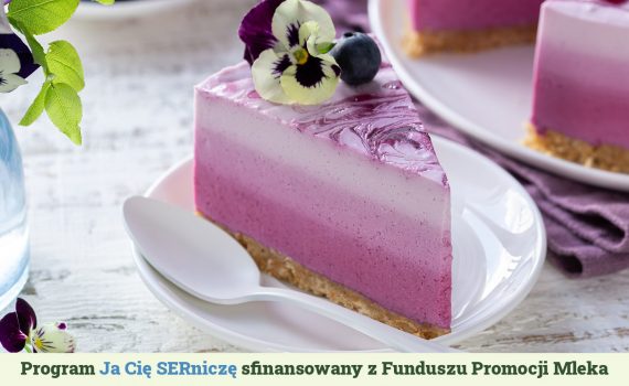 Sernik jagodowy ombre