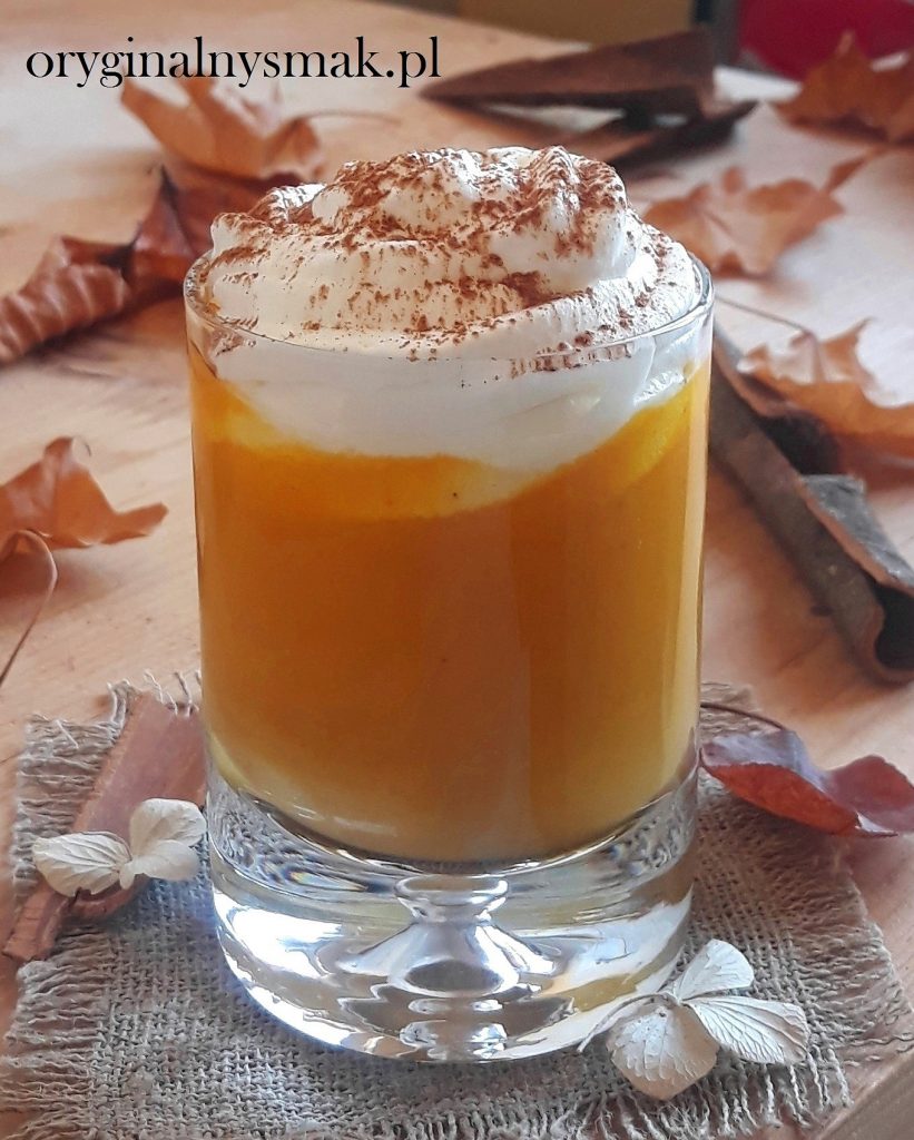 Korzenny koktajl dyniowy
