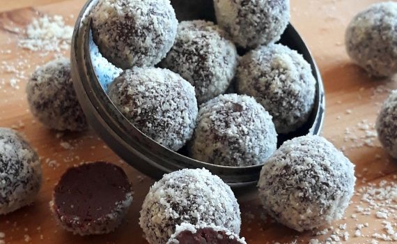 Trufle marcepanowe z czekoladą i nutą pomarańczy