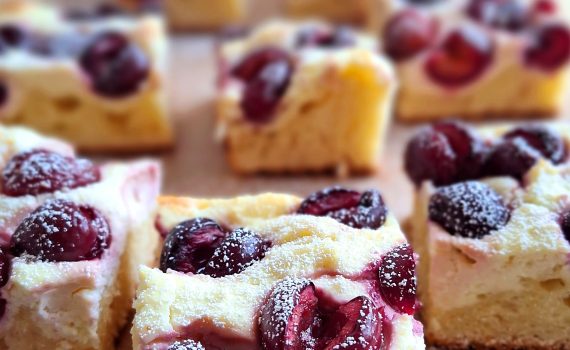 Ciasto z serem i czereśniami