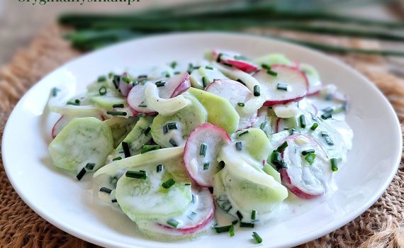 Surówka z ogórków i rzodkiewek