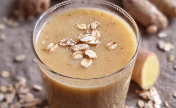 Smoothie z gruszkami, płatkami owsianymi i imbirem