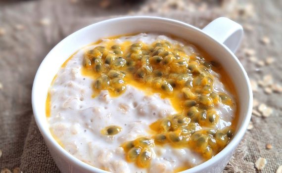 Owsianka kokosowa z marakują