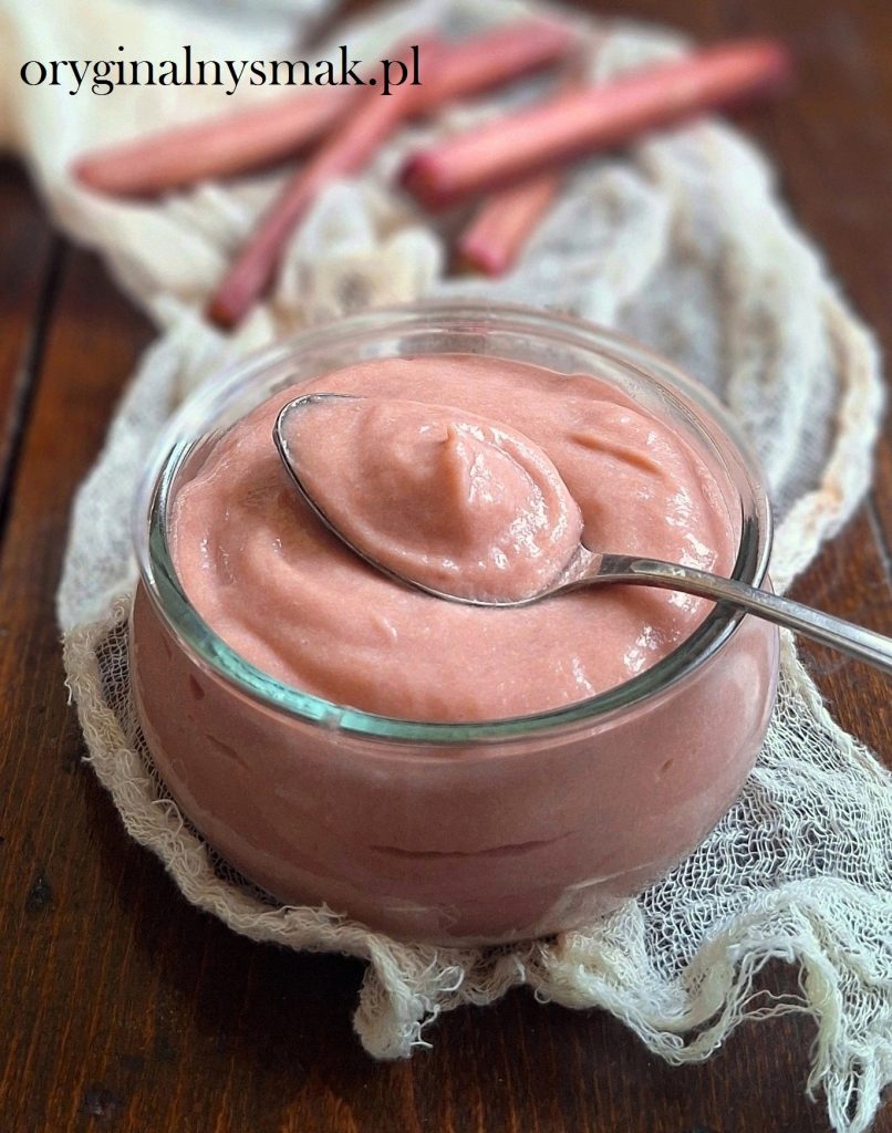 Rabarbarowy curd