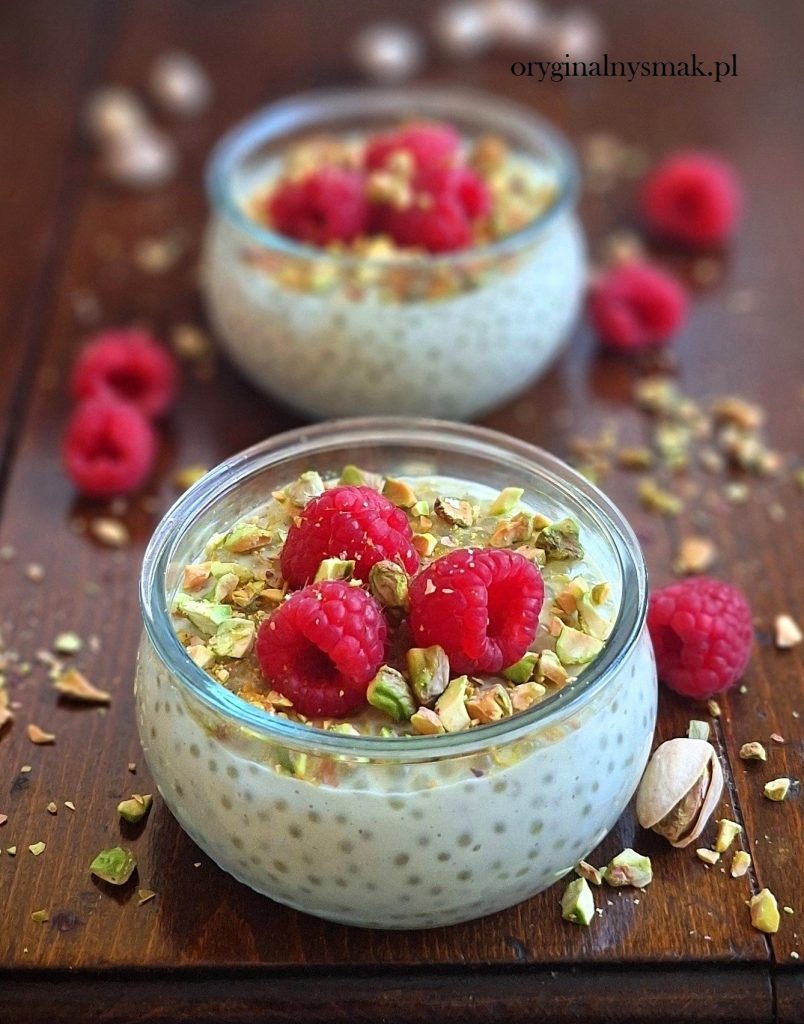 Pistacjowy pudding z tapioki z malinami