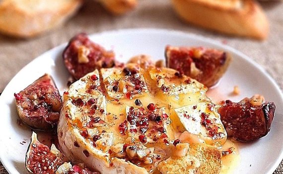 Zapiekany camembert z figami